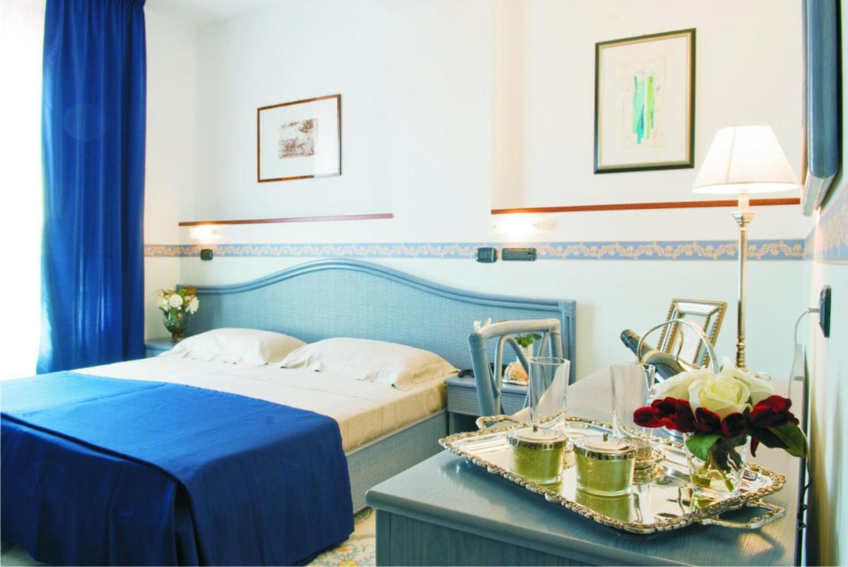 Hotel Stella Maris Casal Velino Bagian luar foto