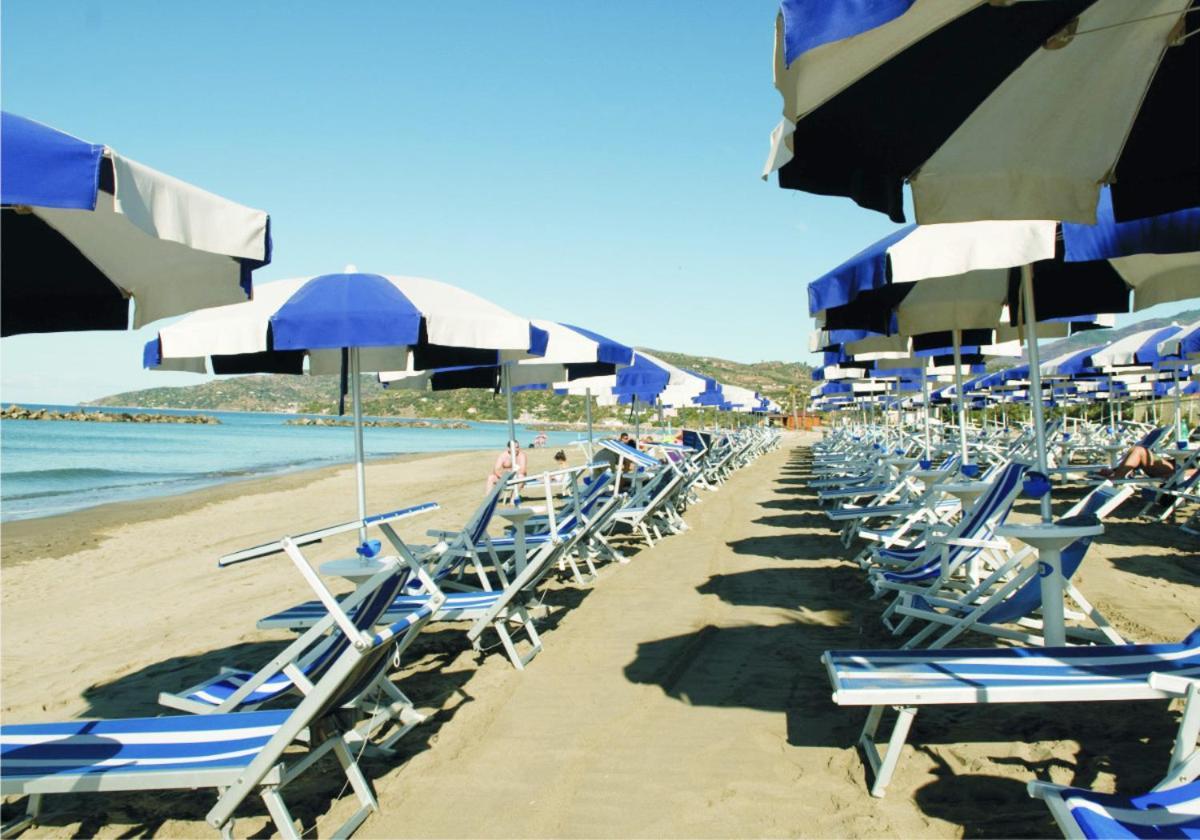 Hotel Stella Maris Casal Velino Bagian luar foto