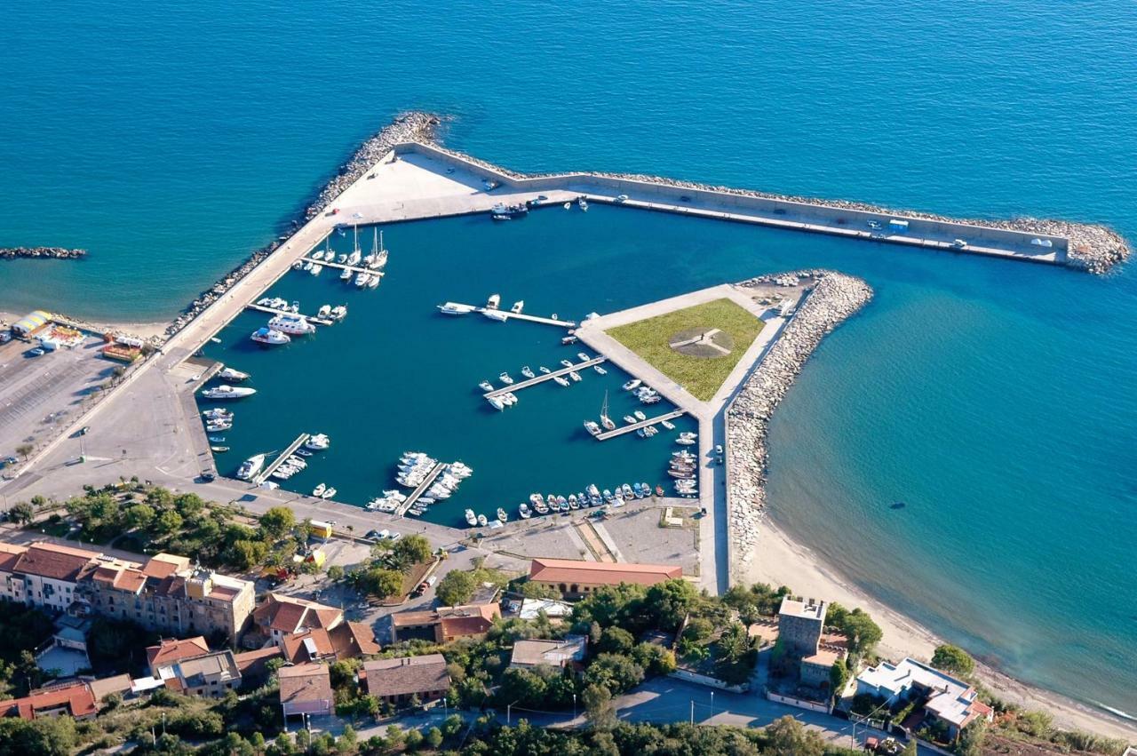 Hotel Stella Maris Casal Velino Bagian luar foto