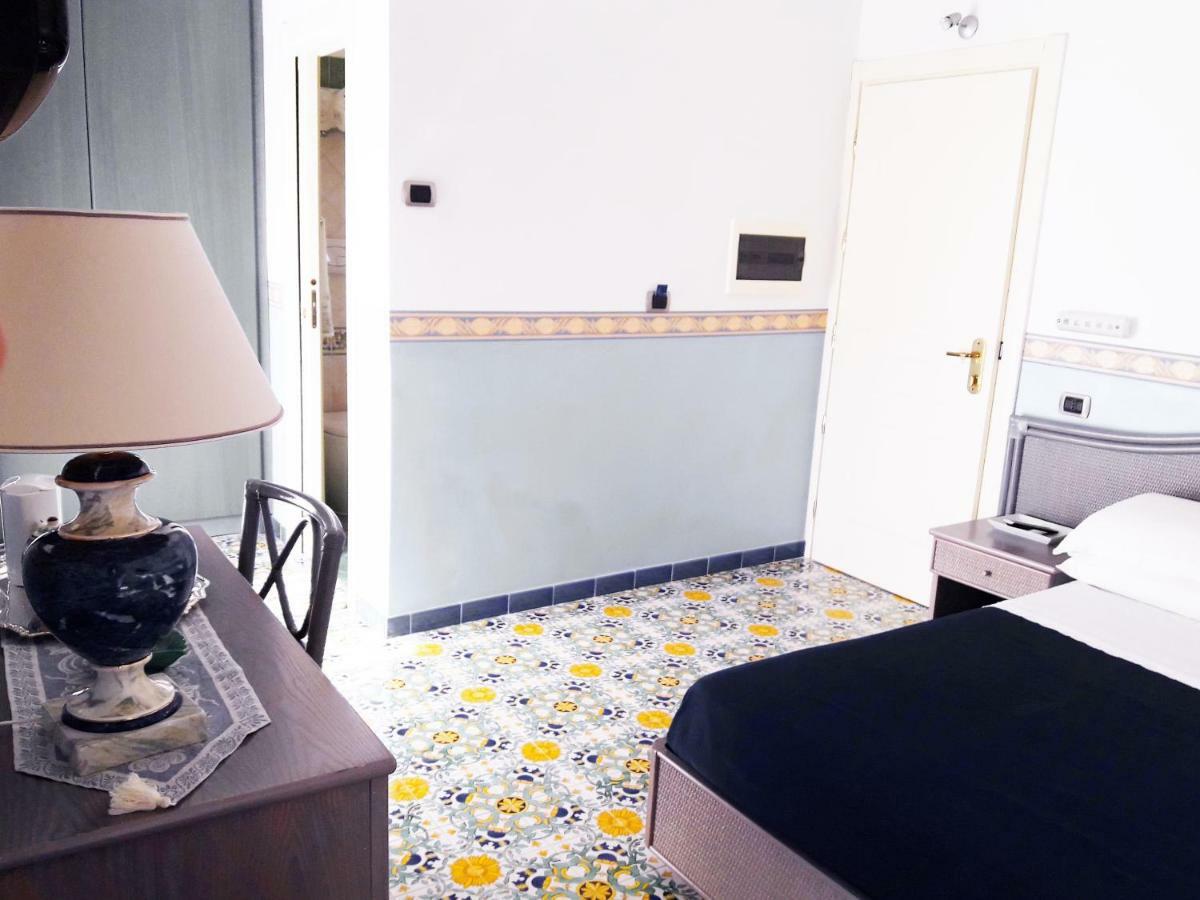 Hotel Stella Maris Casal Velino Bagian luar foto
