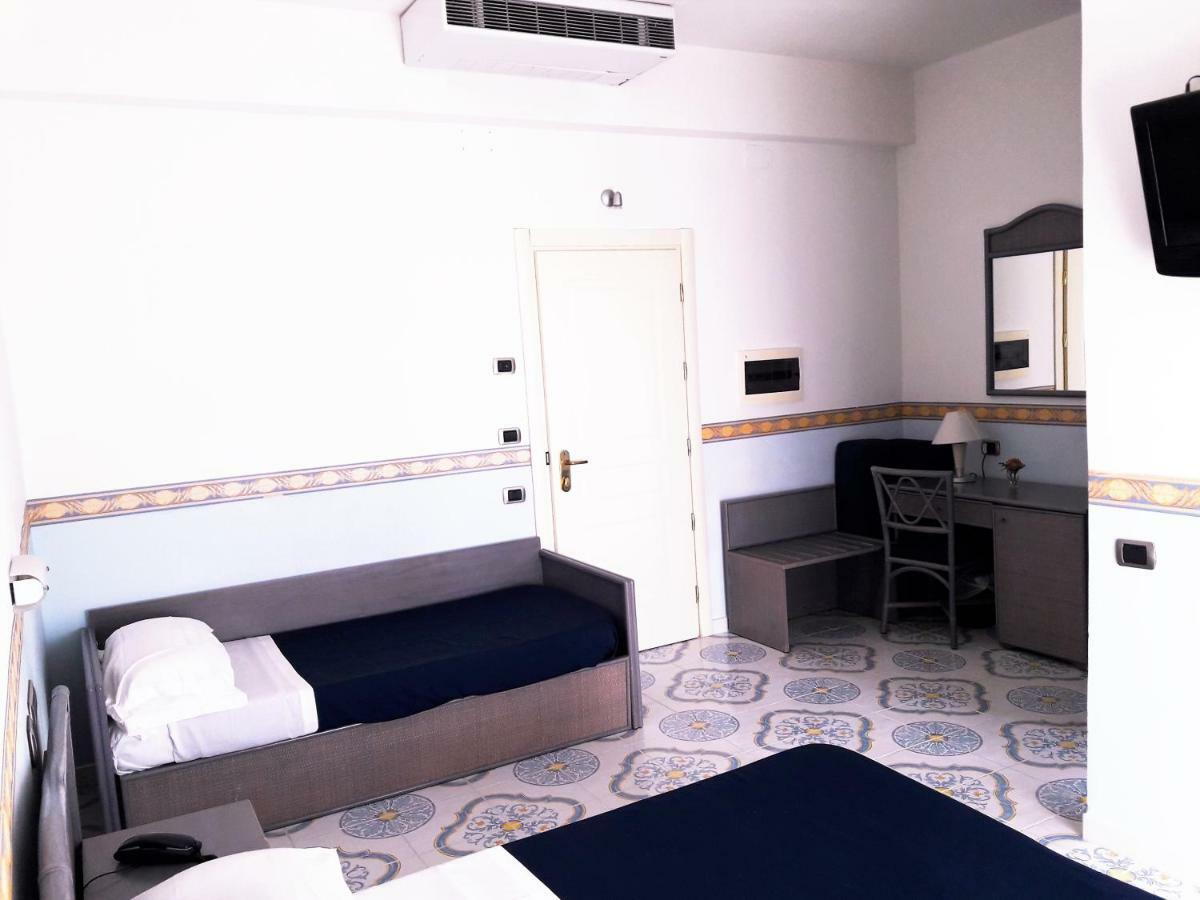 Hotel Stella Maris Casal Velino Ruang foto